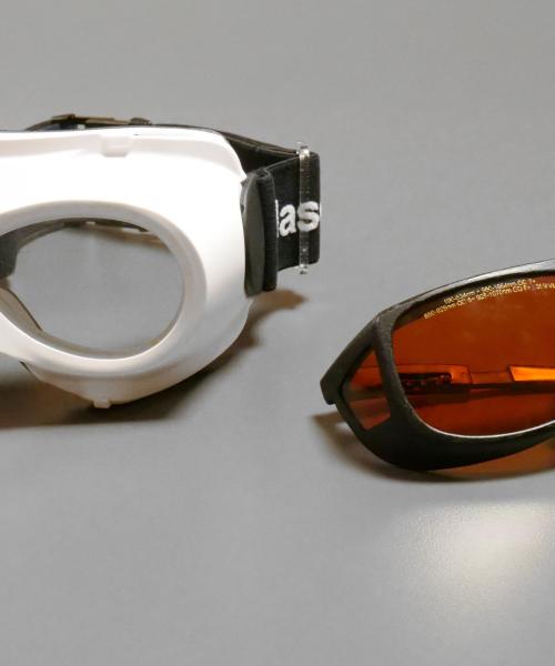 Laser safety glasses for fiber and C02 lasers